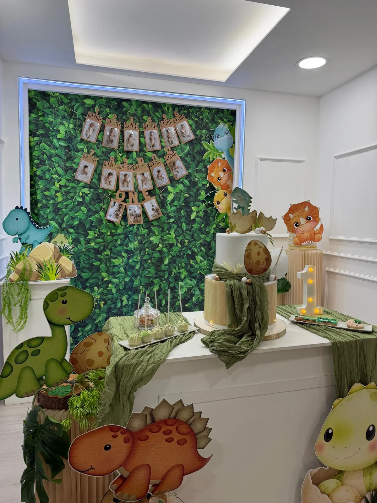 Allestimento autentico a tema Dinosauri
